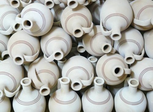 Mettre en valeur vos articles de céramique préférés dans votre salle à manger
